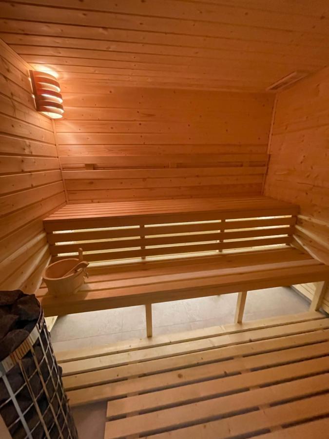 Madlen Kalinowa Sauna Grota Solna Apartment